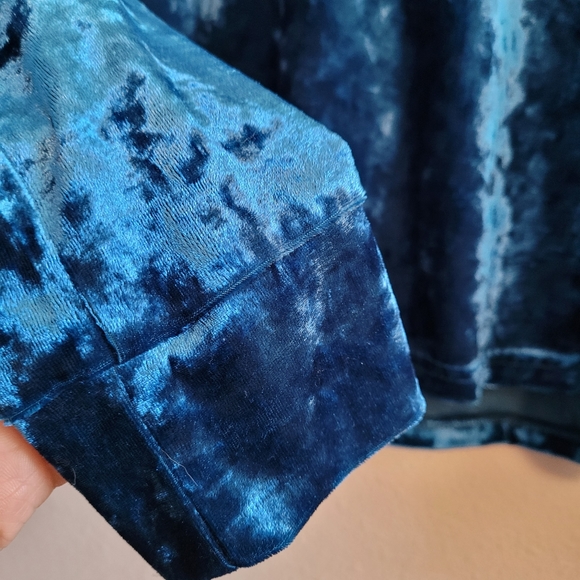 2 Piece Velour Set - Picture 5 of 5